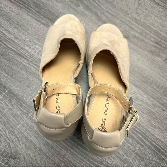 Big Buddha size 9.5 sandals - Picture 4 of 4